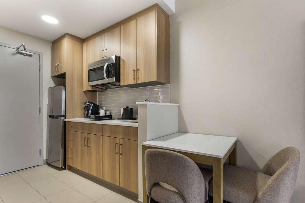 Best Western Premier Route 97 Vernon Quarto foto